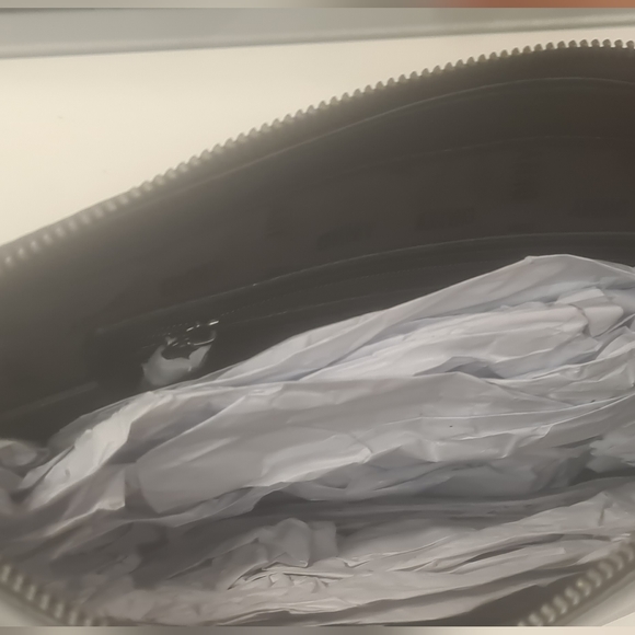 NUEVO CON ETIQUETAS BOLSO DE MANO NEGRO DKNY TILLY PEQUEÑO HOMBRO BANDOLERA PREC - Picture 3 of 4